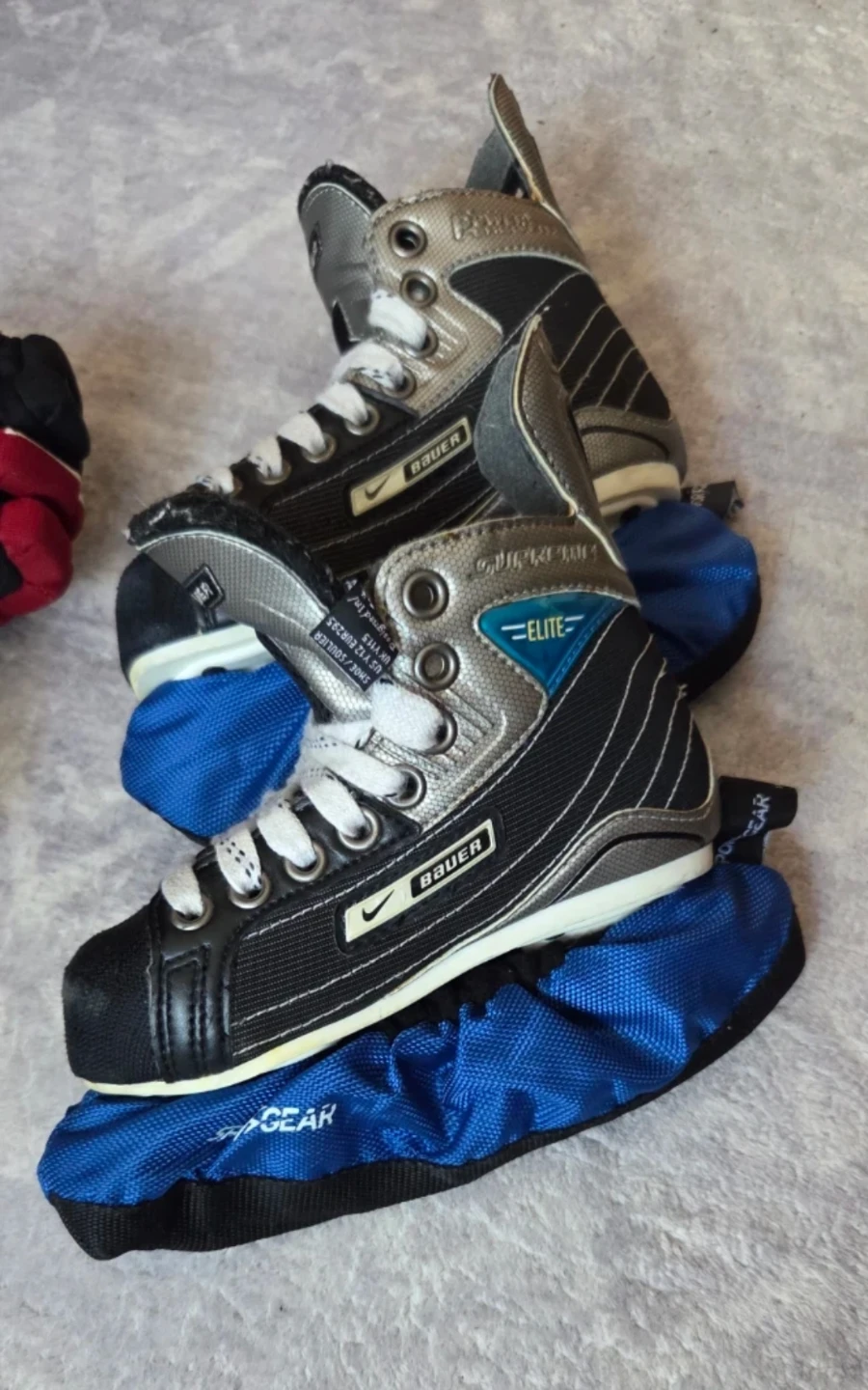 Kid's Hockey Gloves & Skates 🏒 - photo 4