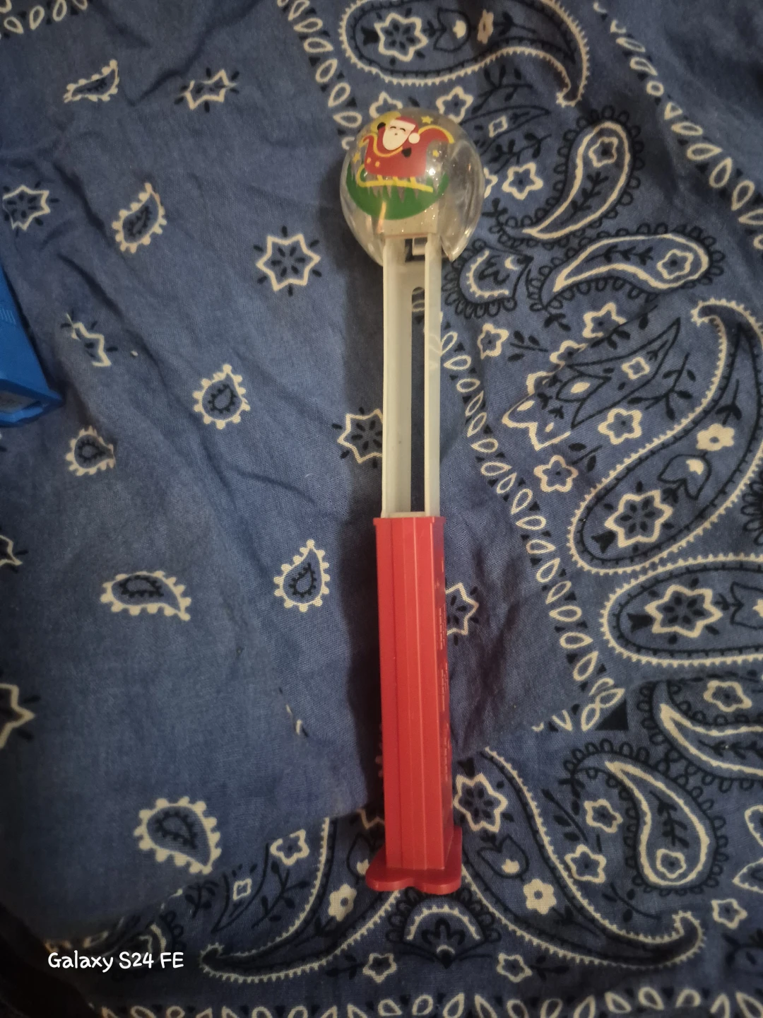 PEZ Santa Claus dispenser with globe top - photo 4
