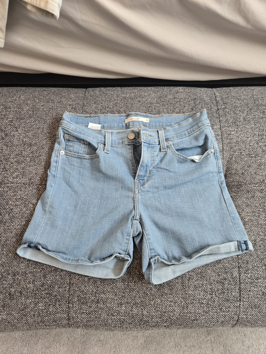 Levi's Mid Length Denim Shorts Size 26
