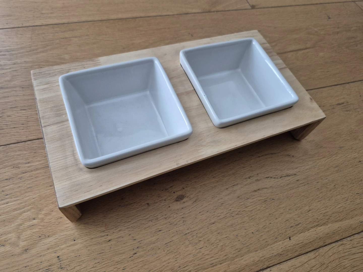 Set of 2 Square Ceramic Pet Bowls on Wooden Stand - photo 2