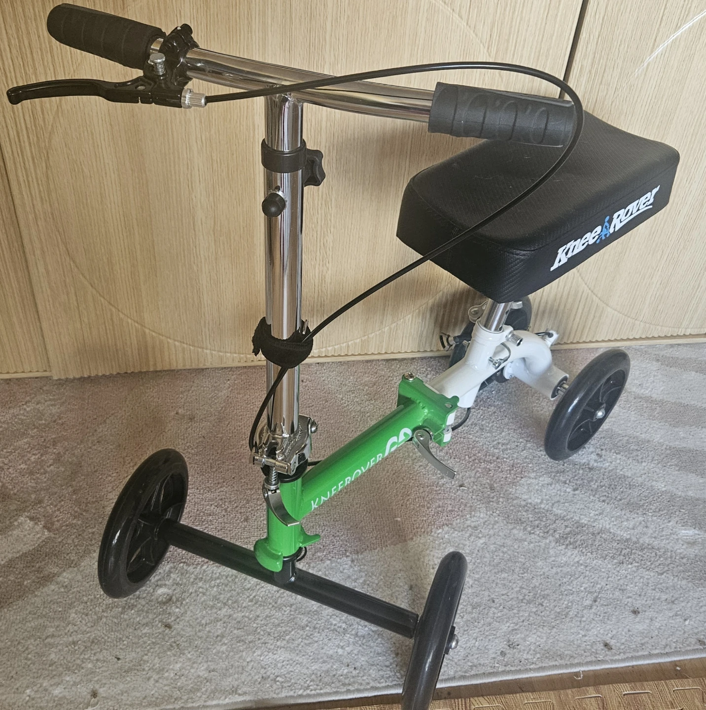 KneeRover GO Compact Knee Scooter / Knee Walker – Foldable - photo 2