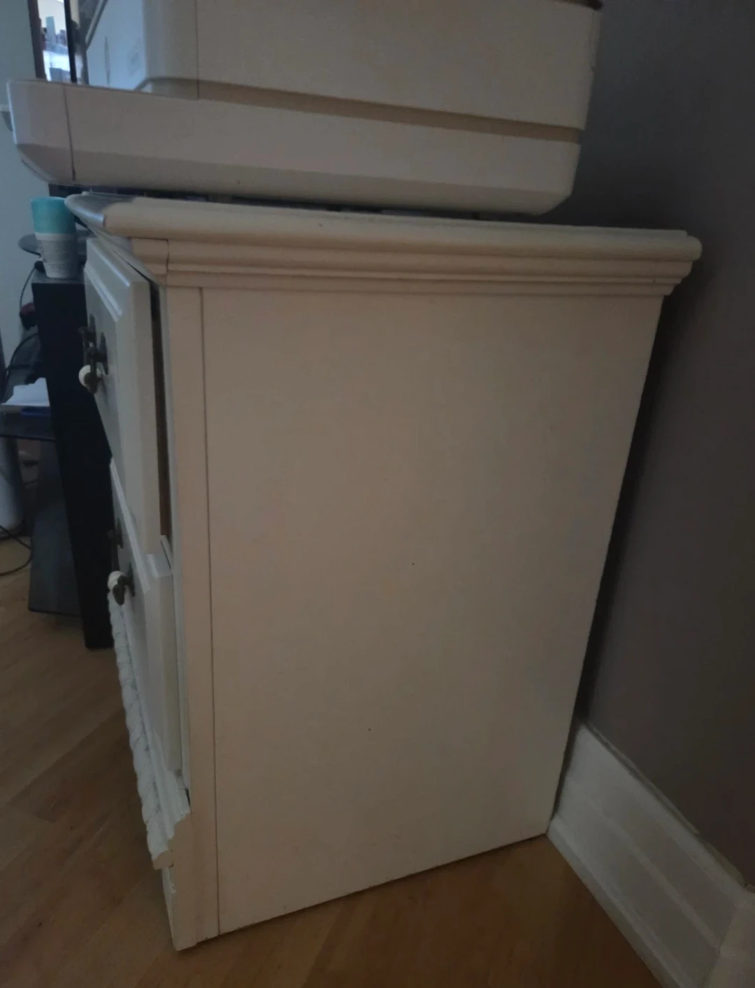 Vintage White 2-Drawer Nightstand - photo 2