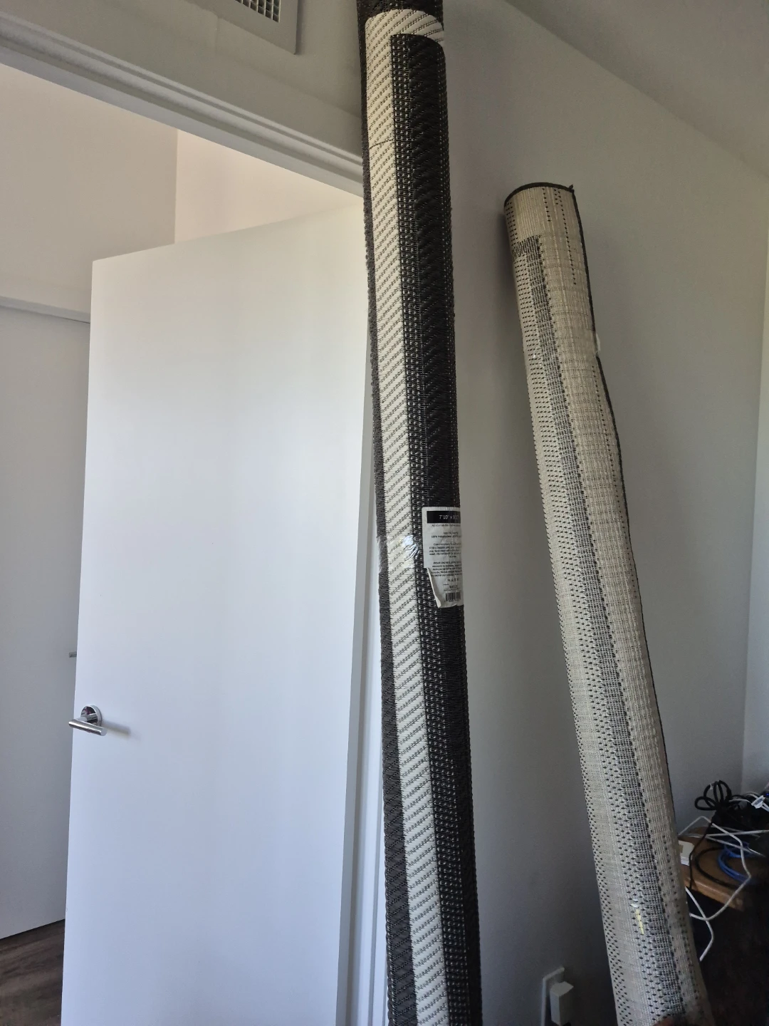 Area Rug - 7'10" x 9'10" - photo 2