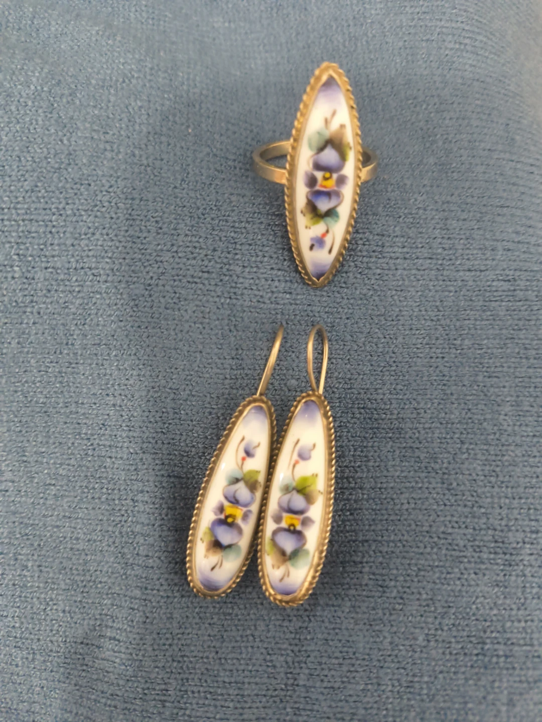 Russian Vintage Enamel Floral Ring and Earrings Set - photo 2
