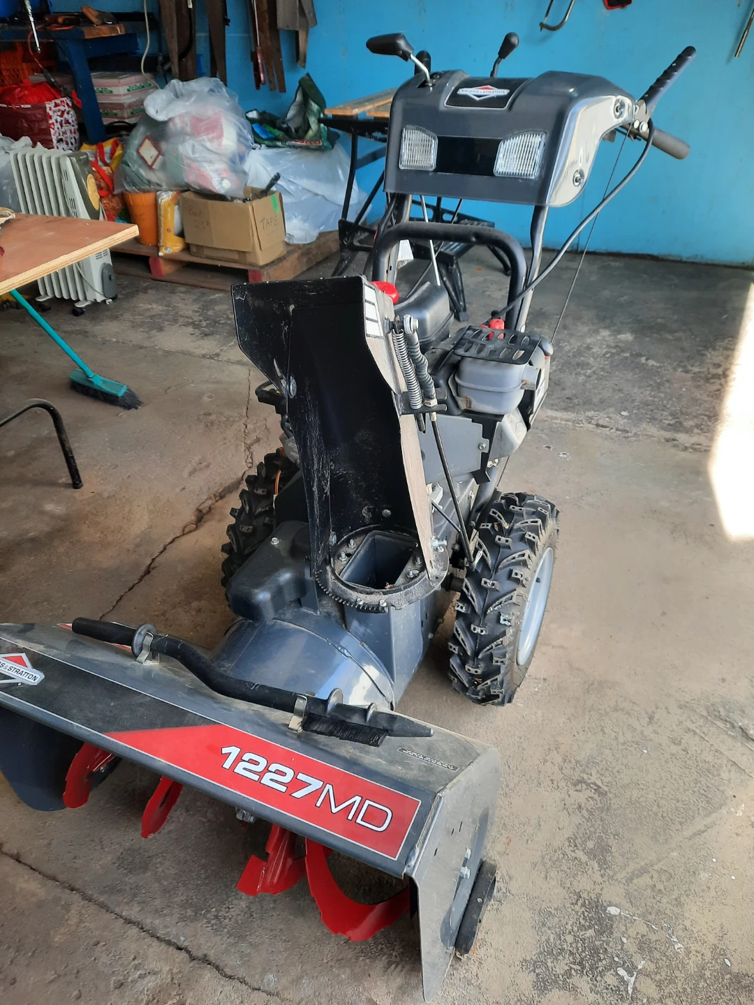 Briggs & Stratton 1227MD Snowblower