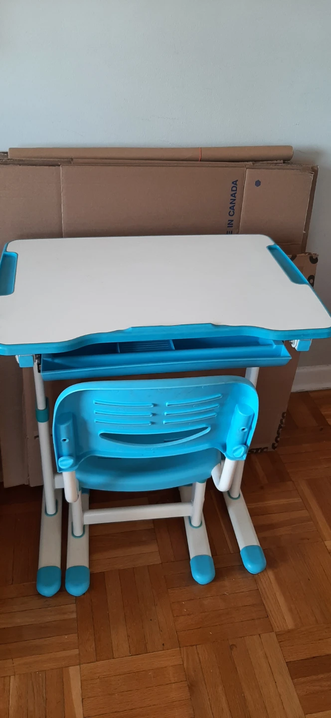 Adjustable Kids Desk and Chair Set - photo 2