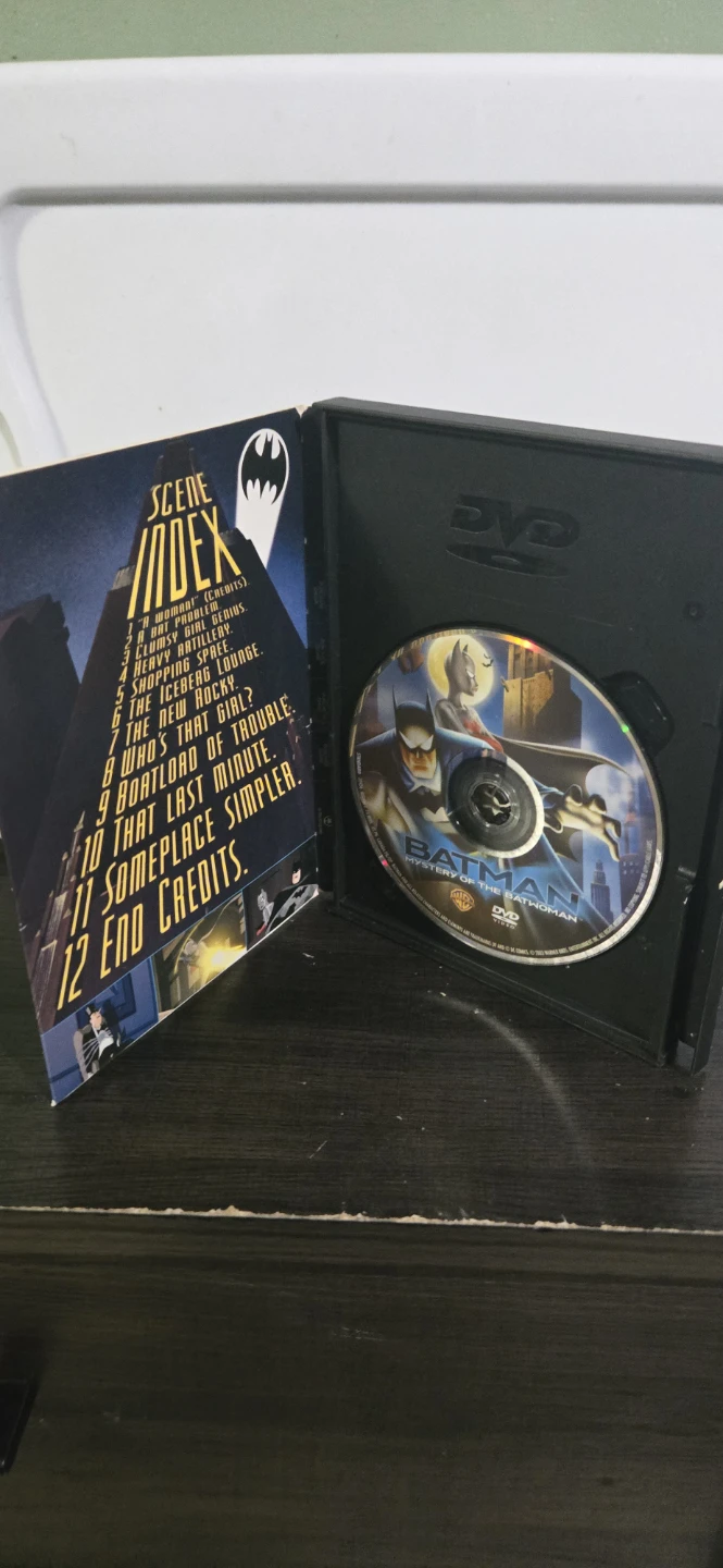 Batman: Mystery of the Batwoman DVD - photo 3