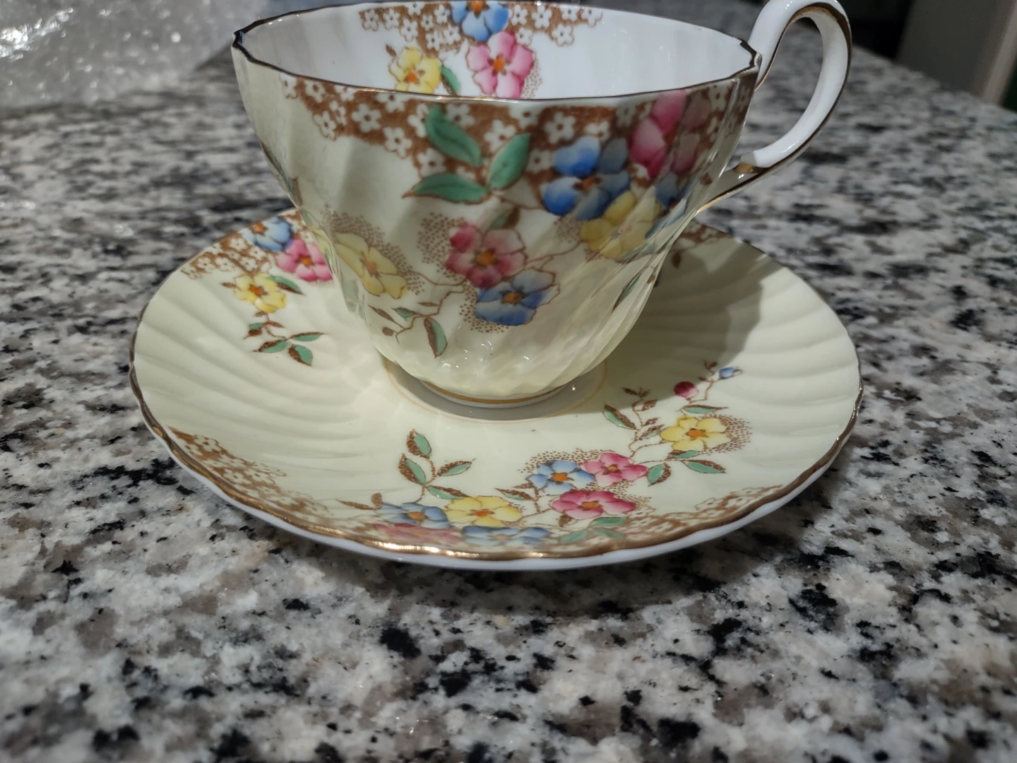 Earlswood Porcelain teacup and saucer set - photo 2