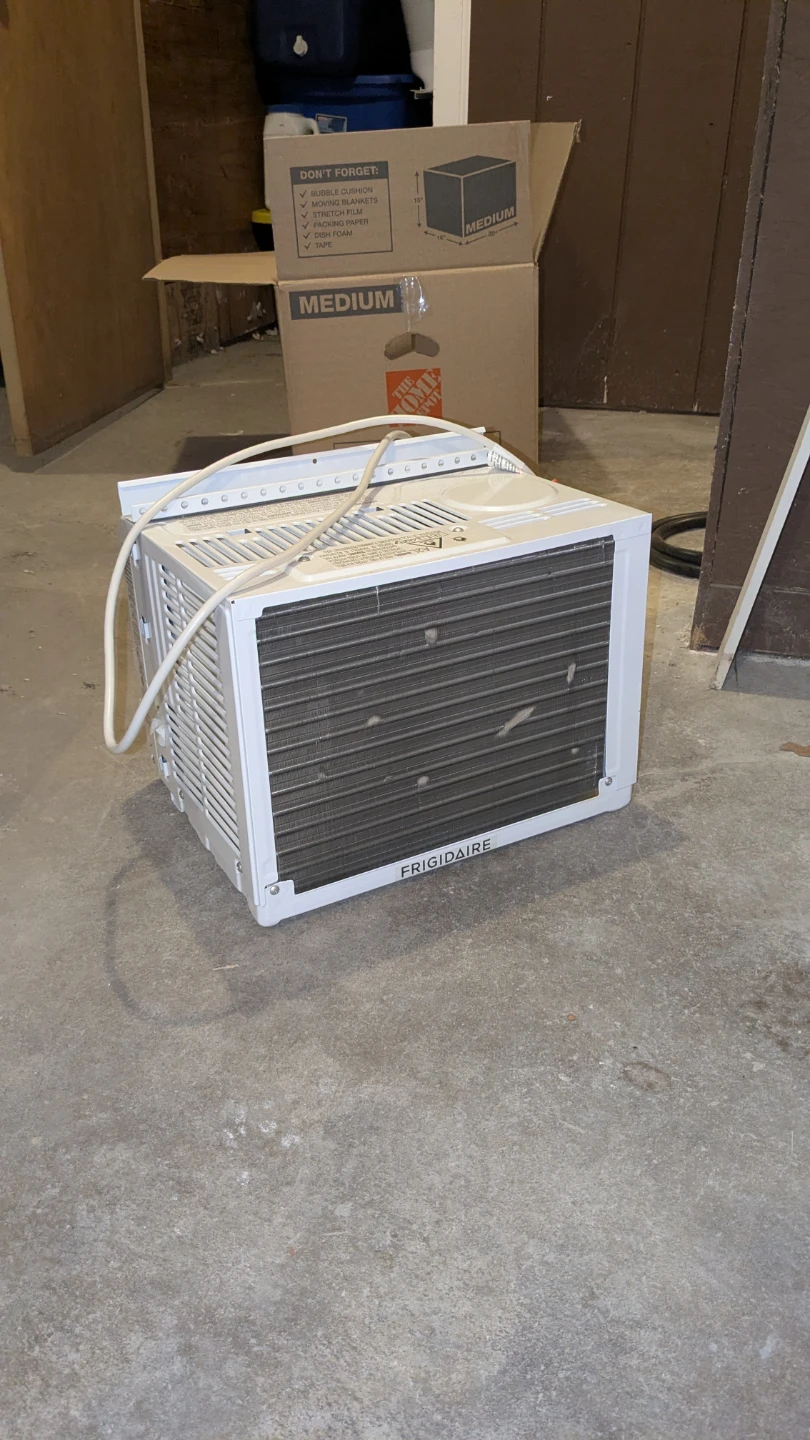 Frigidaire Window Air Conditioner - photo 2