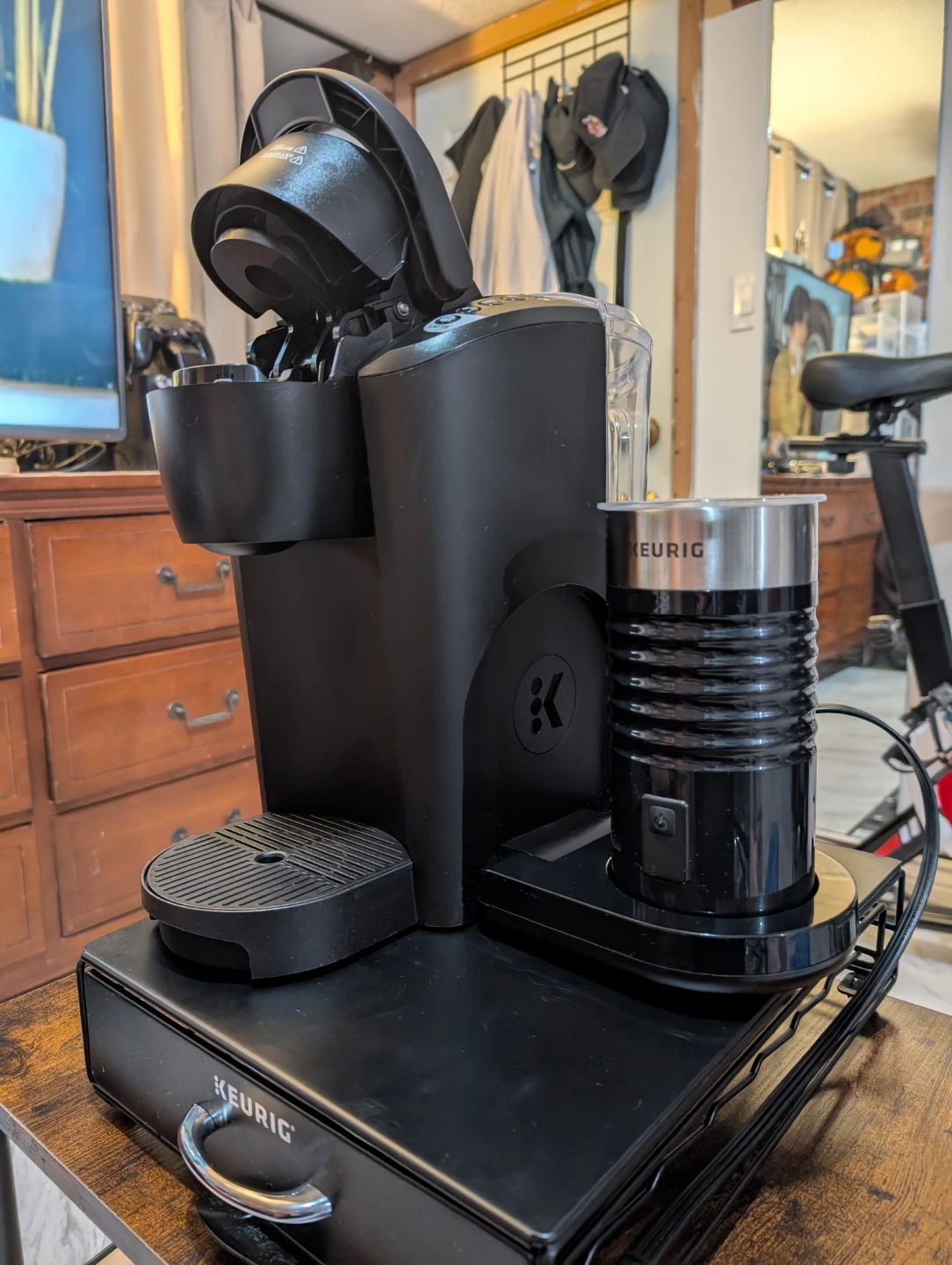 K-Latte Single Serve Coffee & Latte Maker with Milk Frother - photo 2
