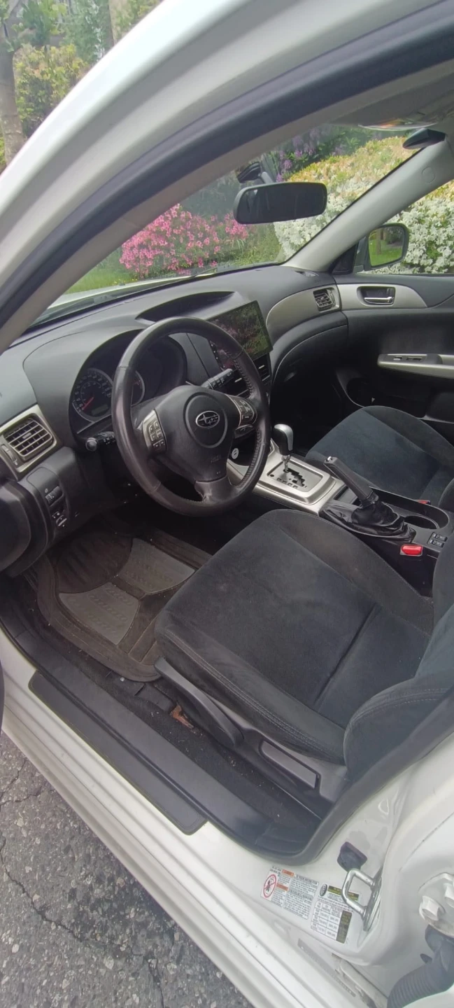 White Subaru Impreza 2010 2.5 i4 - photo 4
