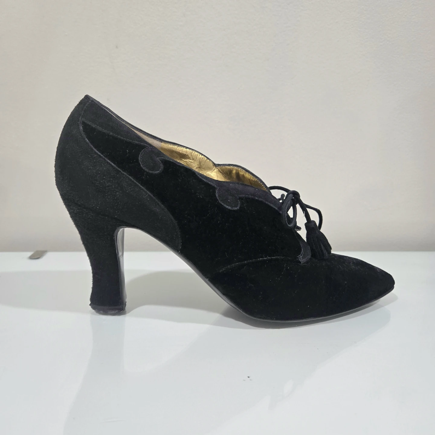 Vintage Nina Ricci Black Velvet Tassel Heels - photo 4