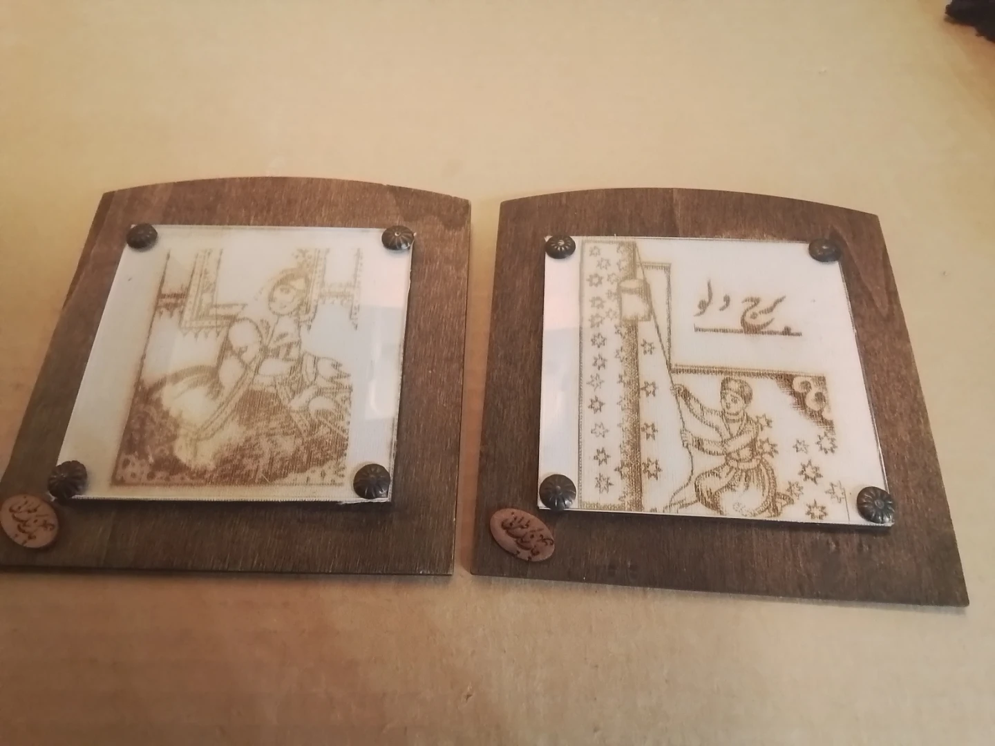 Persian-style wall plaques 2 Pieces 5.5x6"