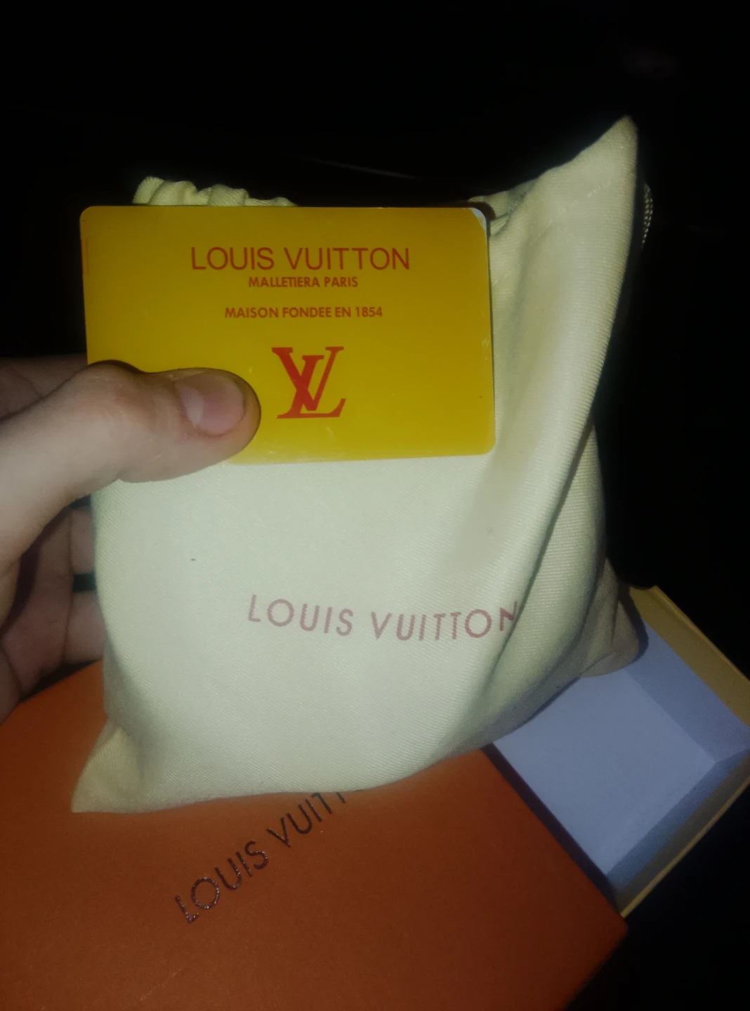 Lv belt with Louis Vuitton Box and Dust Bag - photo 3