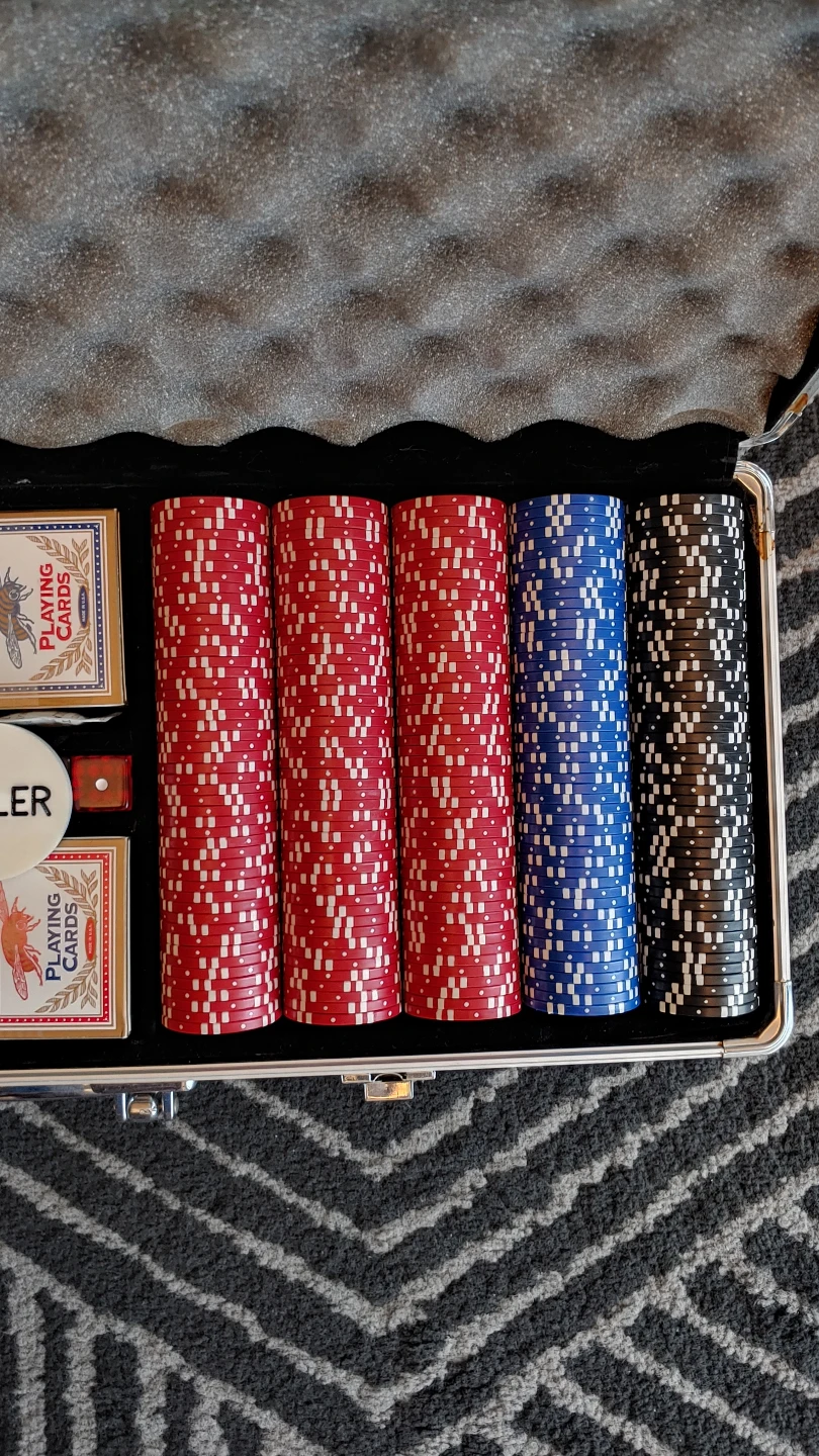 Poker Chip Set with Case and Cards - photo 2