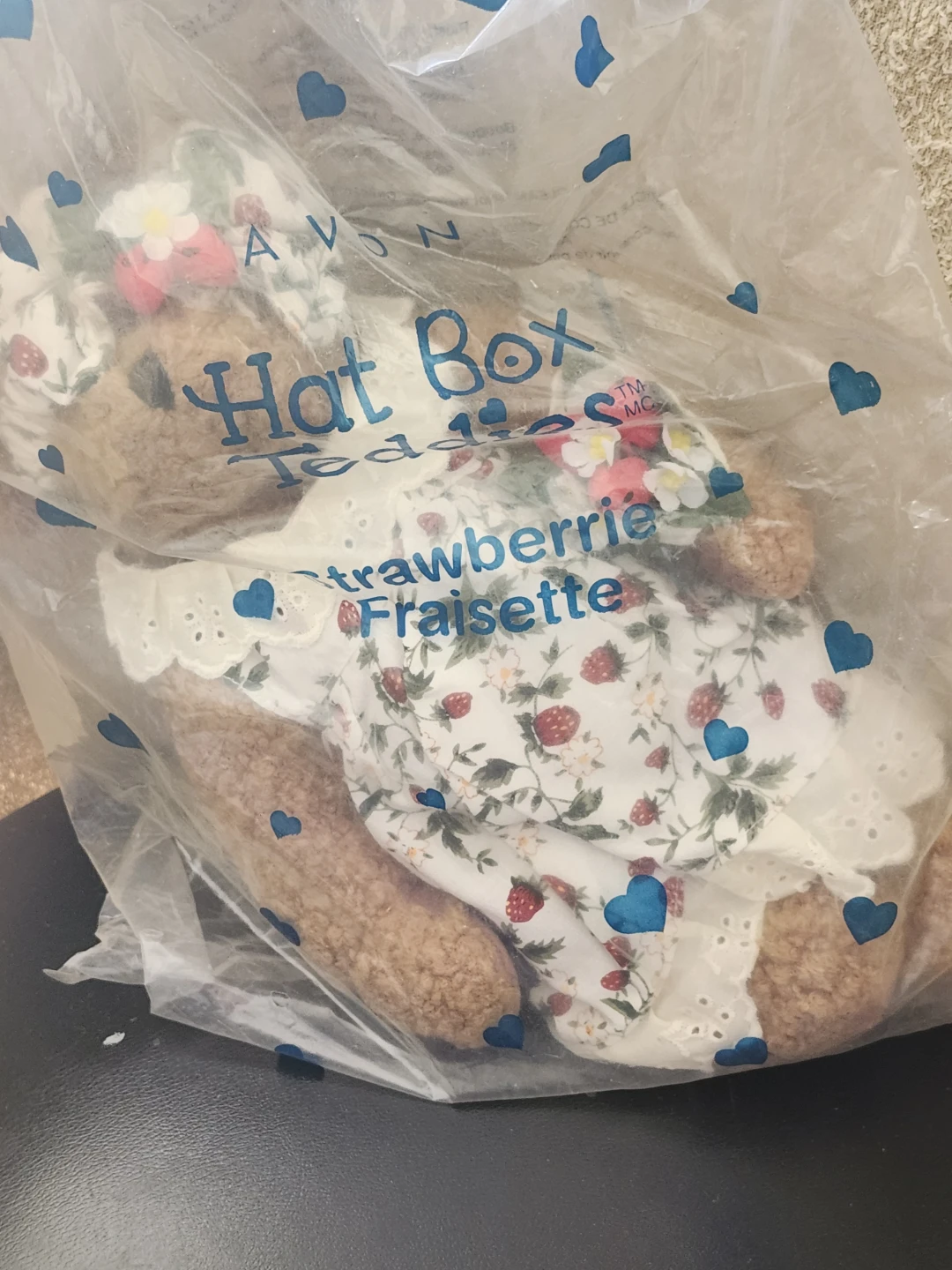 Avon Hat Box Teddy "Strawberries Fraisette"