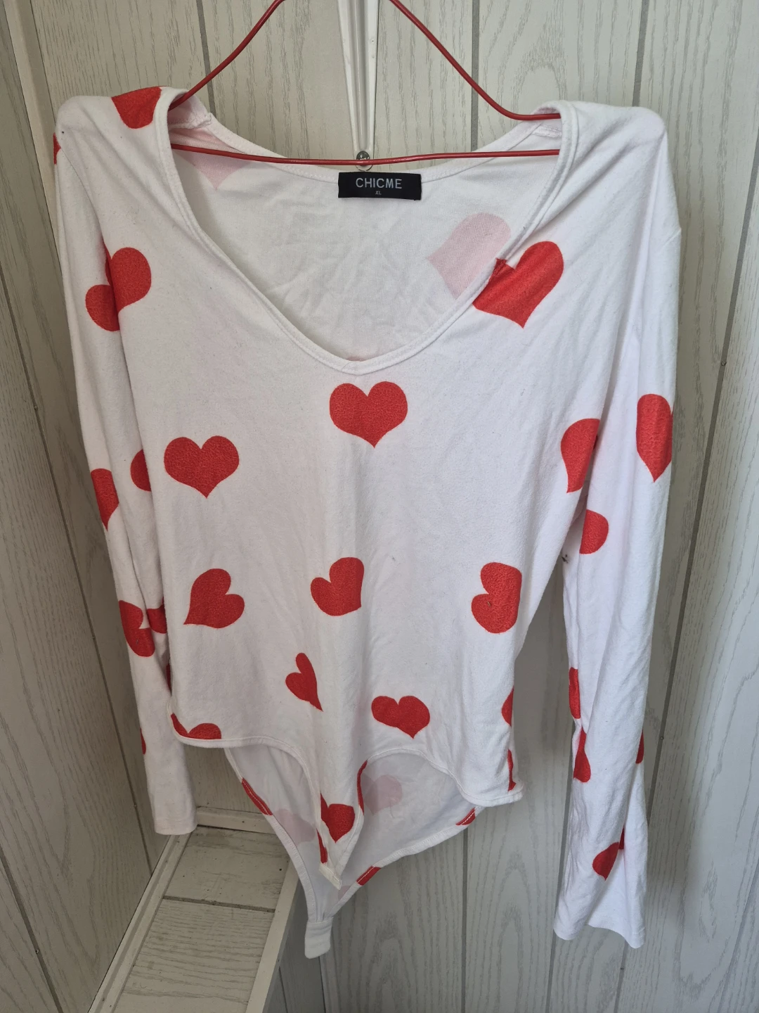 CHICME White Long Sleeve Bodysuit with Red Hearts XL