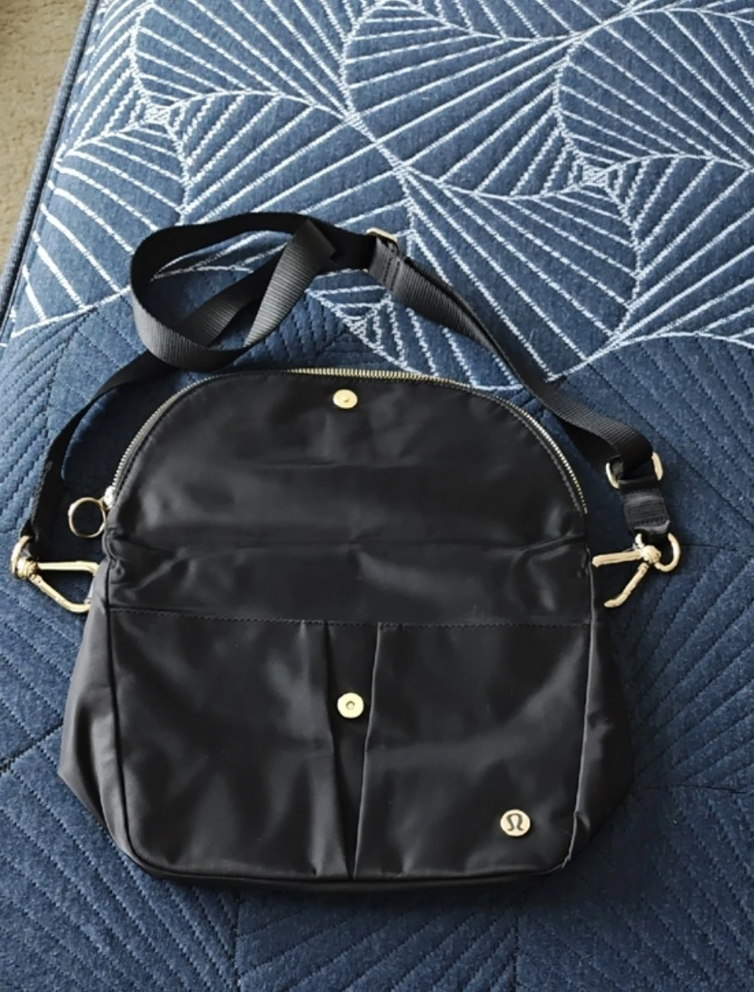 Lululemon Black Crossbody Bag - photo 2
