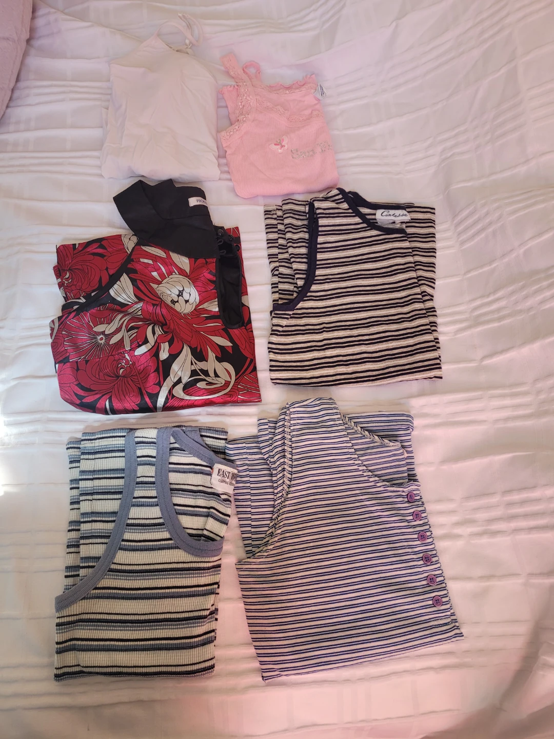 Lot of 8 Women's Summer Tops - photo 2