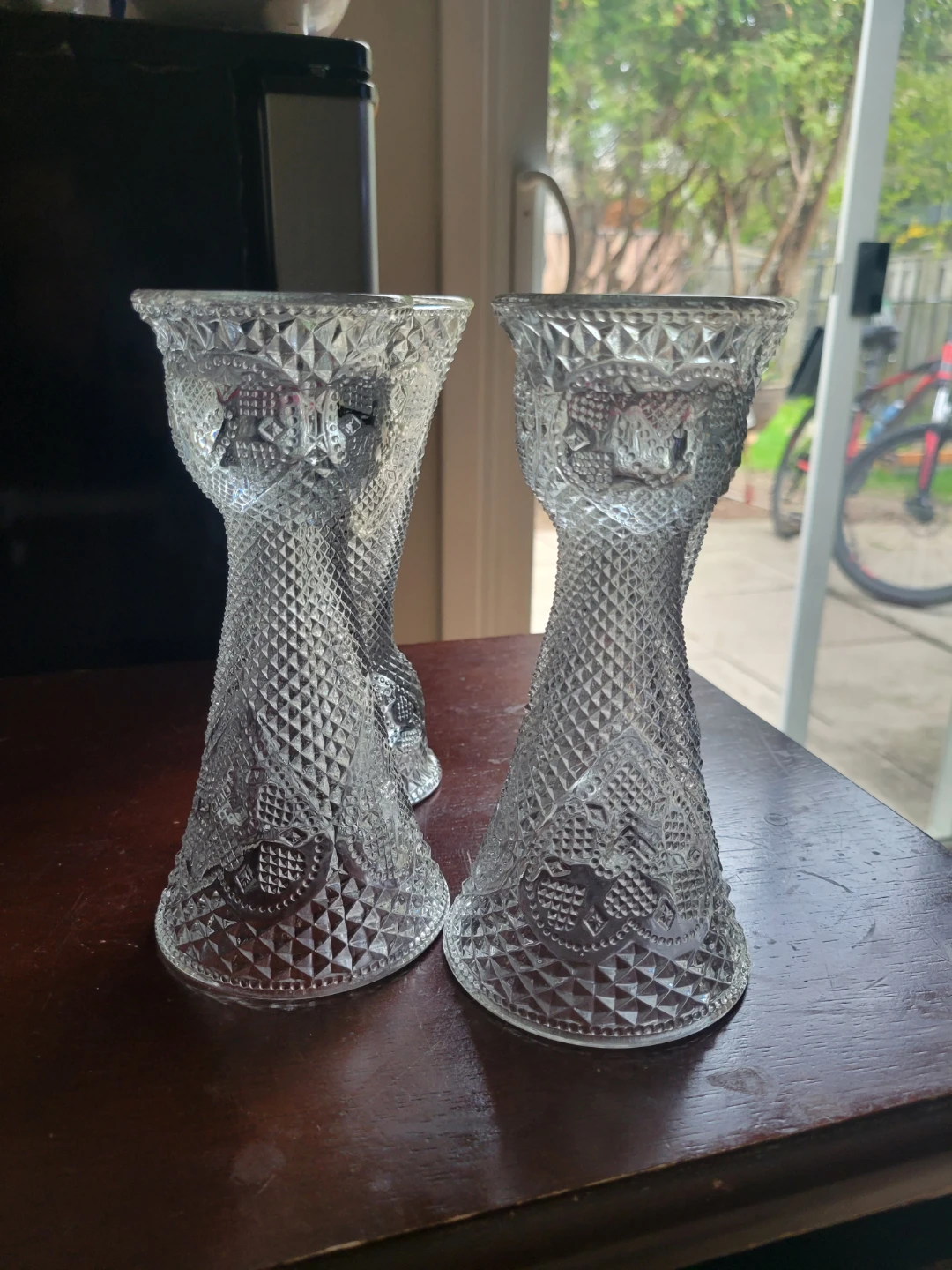Set of 4 1979 Avon Vases/candle holders - photo 3