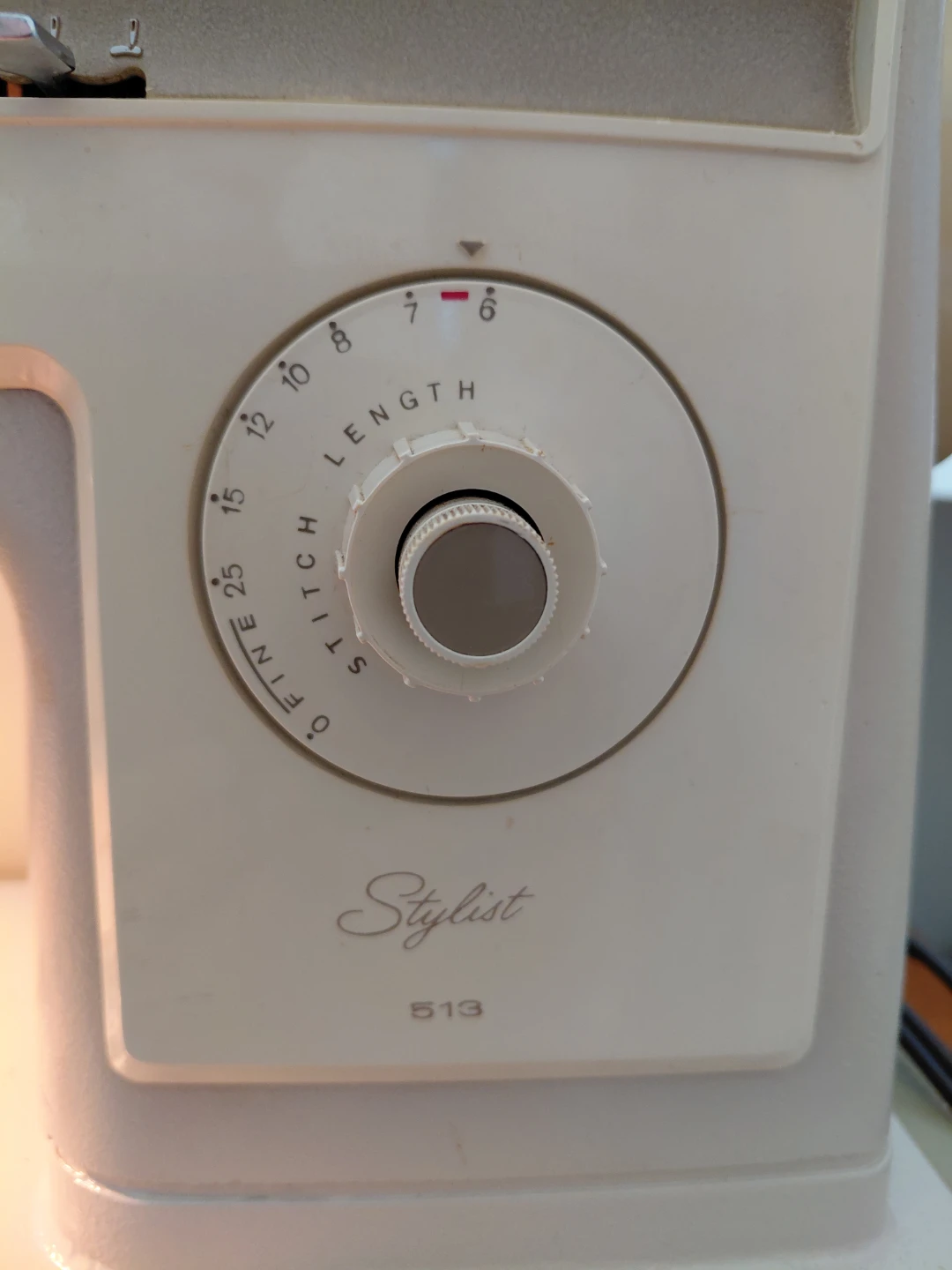 Singer Sewing Machine *Pickup on Mount Albion Rd L8K5T3* - photo 5