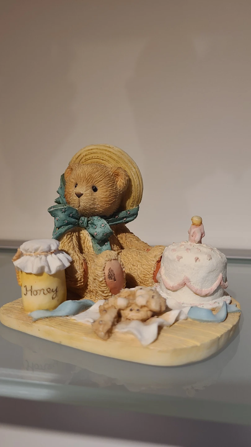 Cherished Teddies "A Little Treat" Figurine