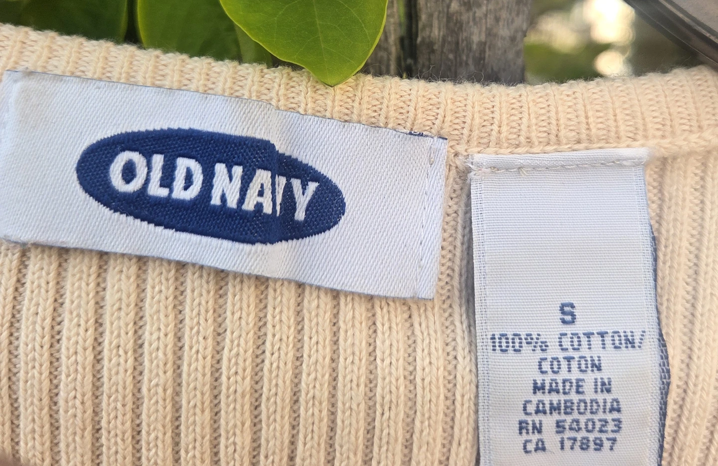 Old Navy Beige Ribbed V-Neck Sweater - Size S - photo 4