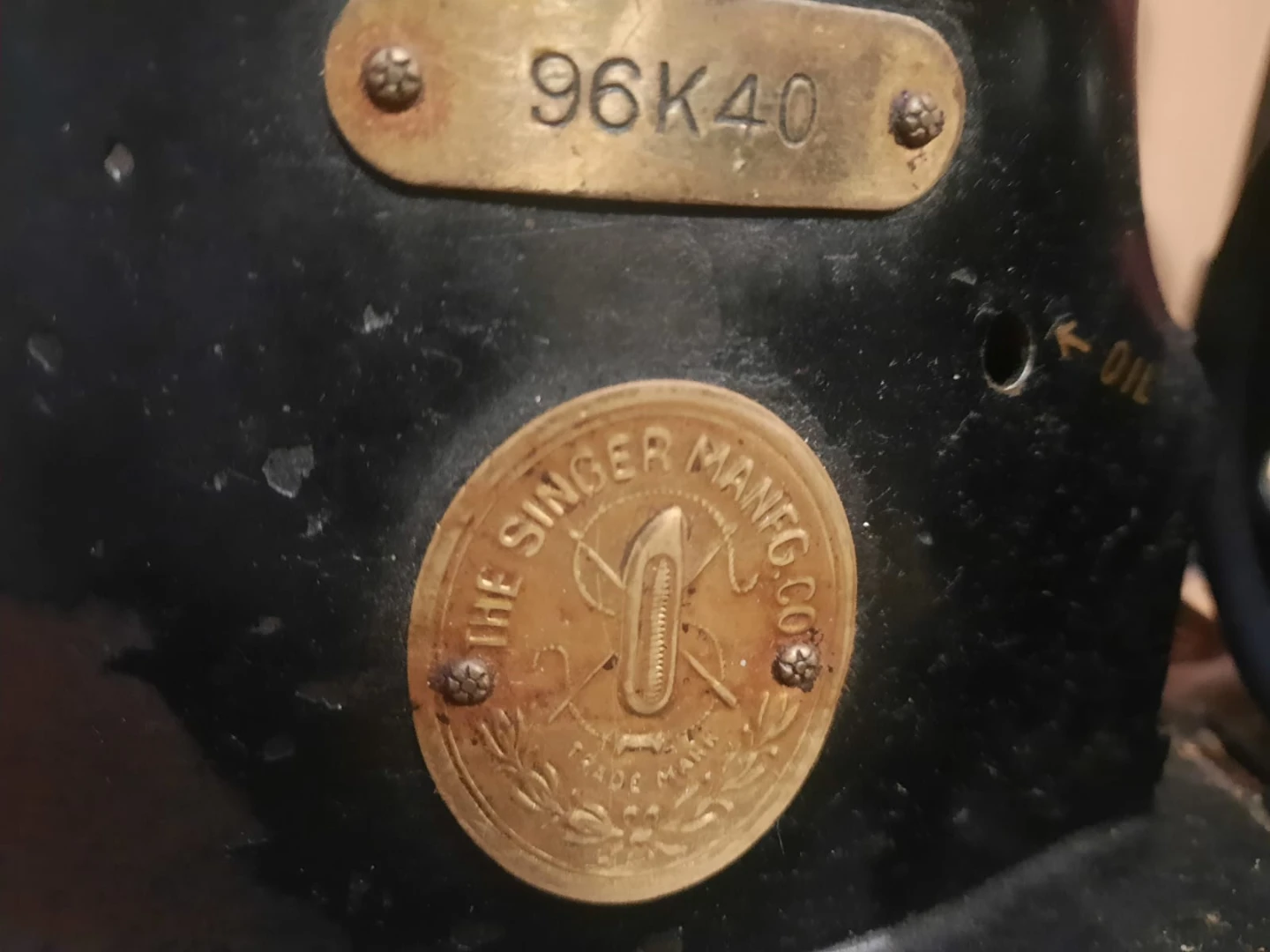 Singer 96K40 Sewing Machine - photo 2
