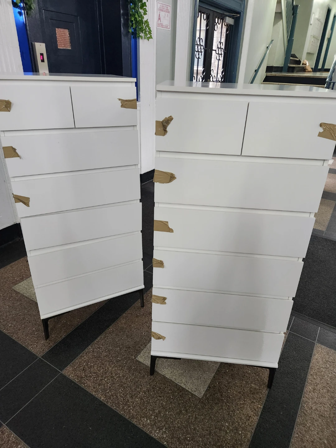 Brand new set of 2 dressers