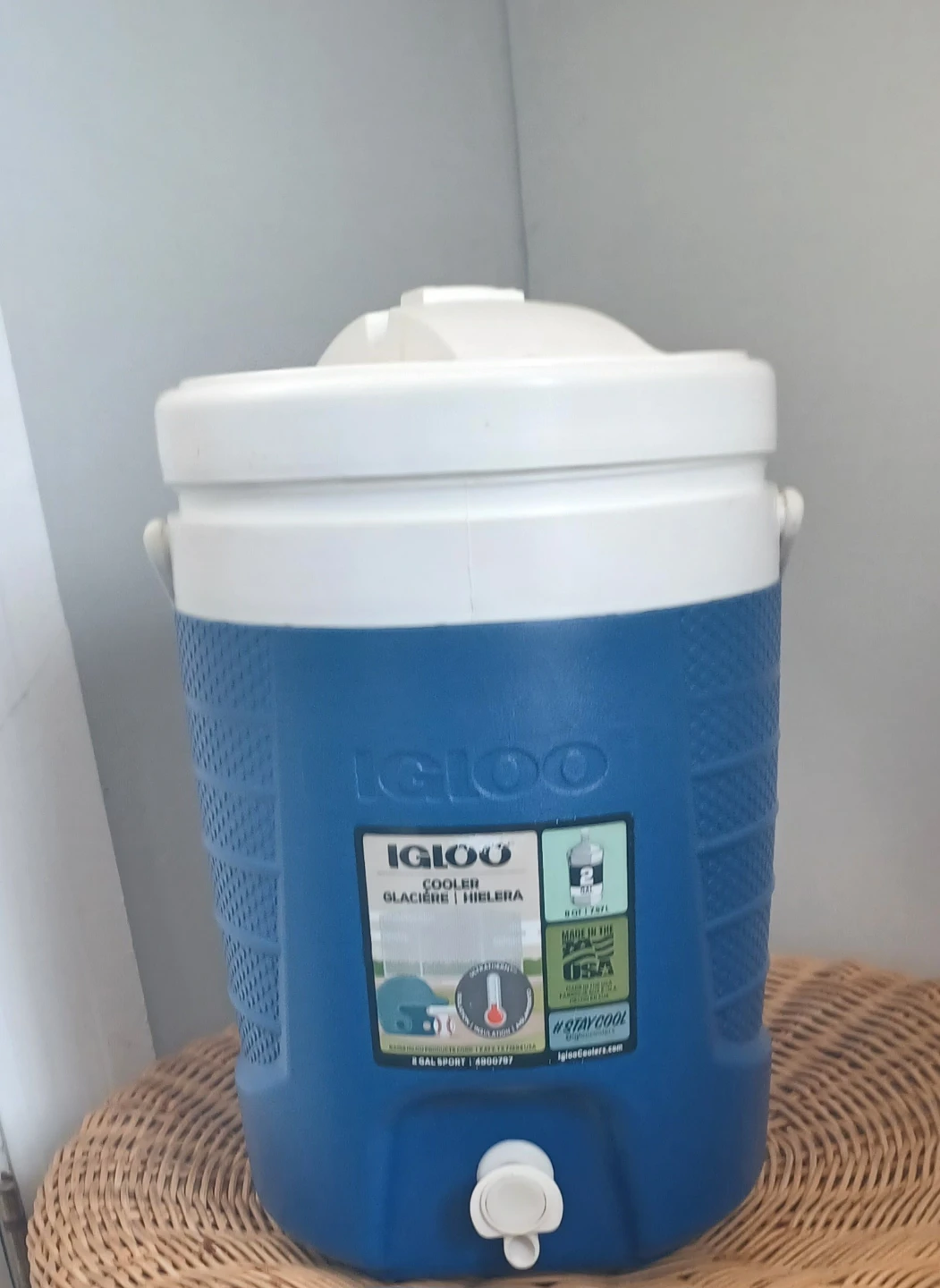 Igloo 2 Gallon Blue Water Cooler Jug