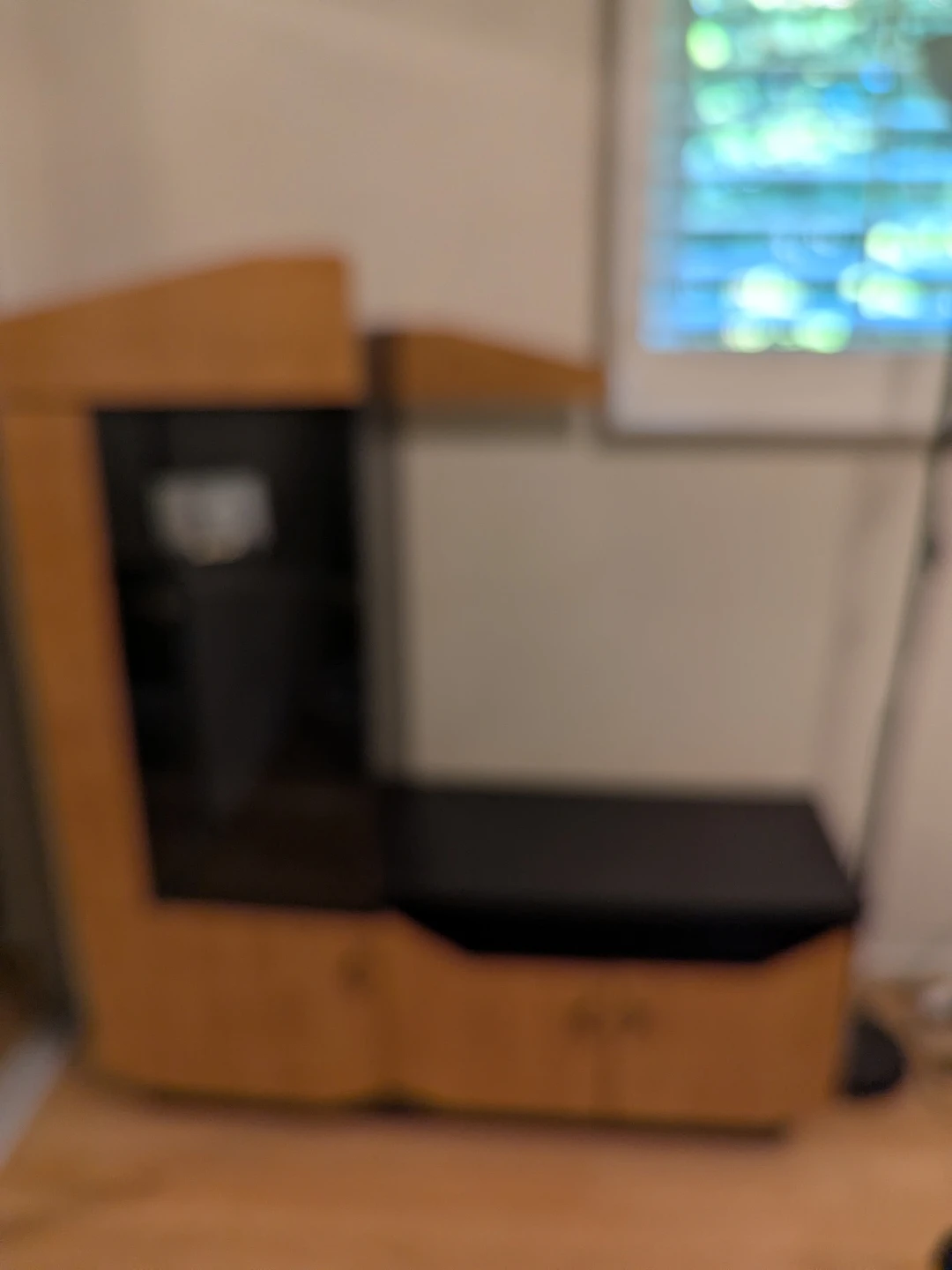 Entertainment and book shelves - photo 2