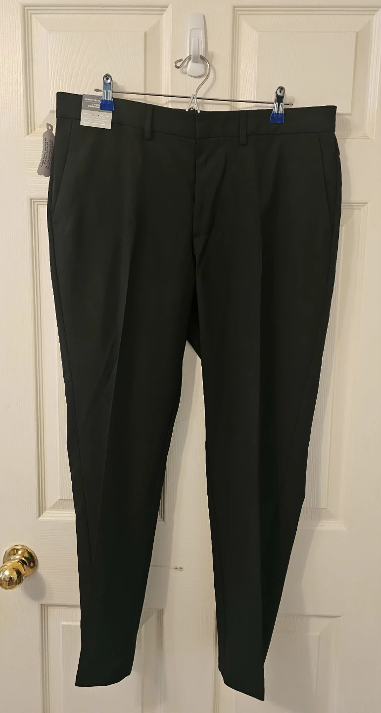 Black Haggar Men's Wrinkle Free 4-Way Stretch Dress Pants