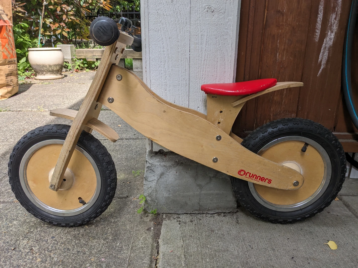 Runners wooden balance bike