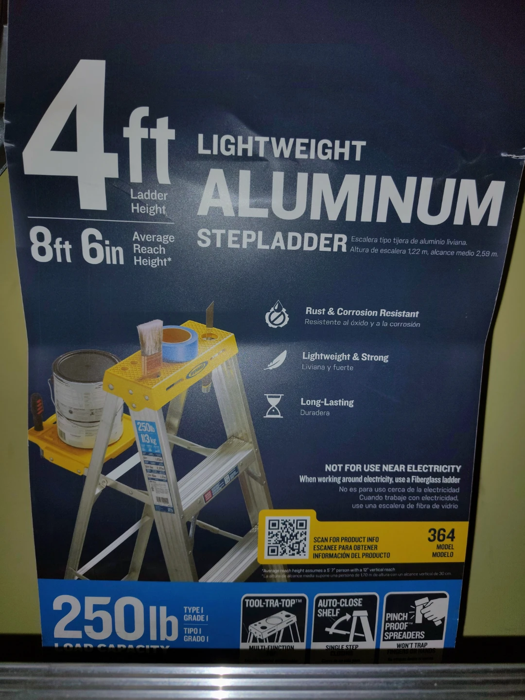 Stepladder: 4ft - Lightweight Aluminum - photo 2