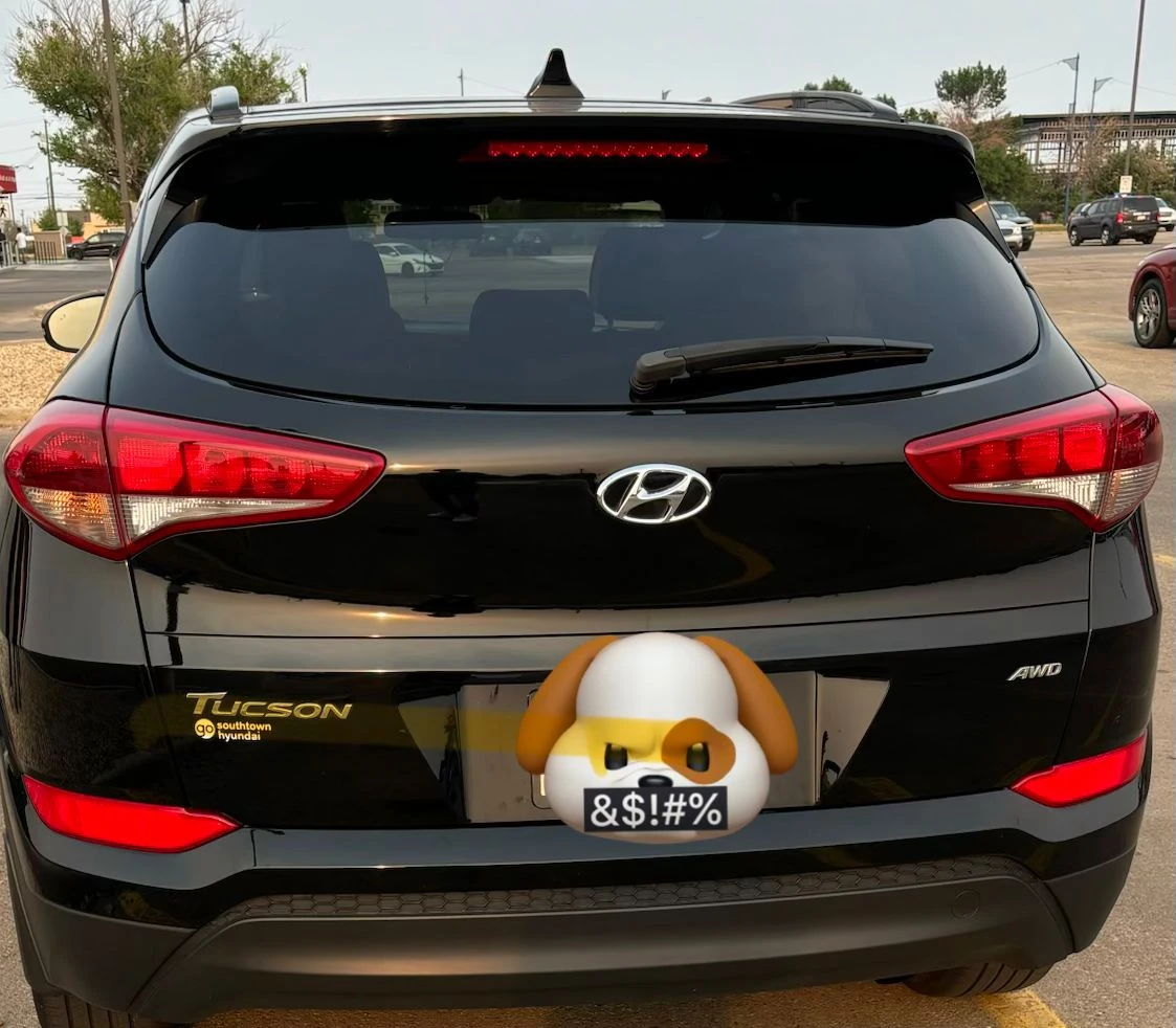Black Hyundai Tucson AWD