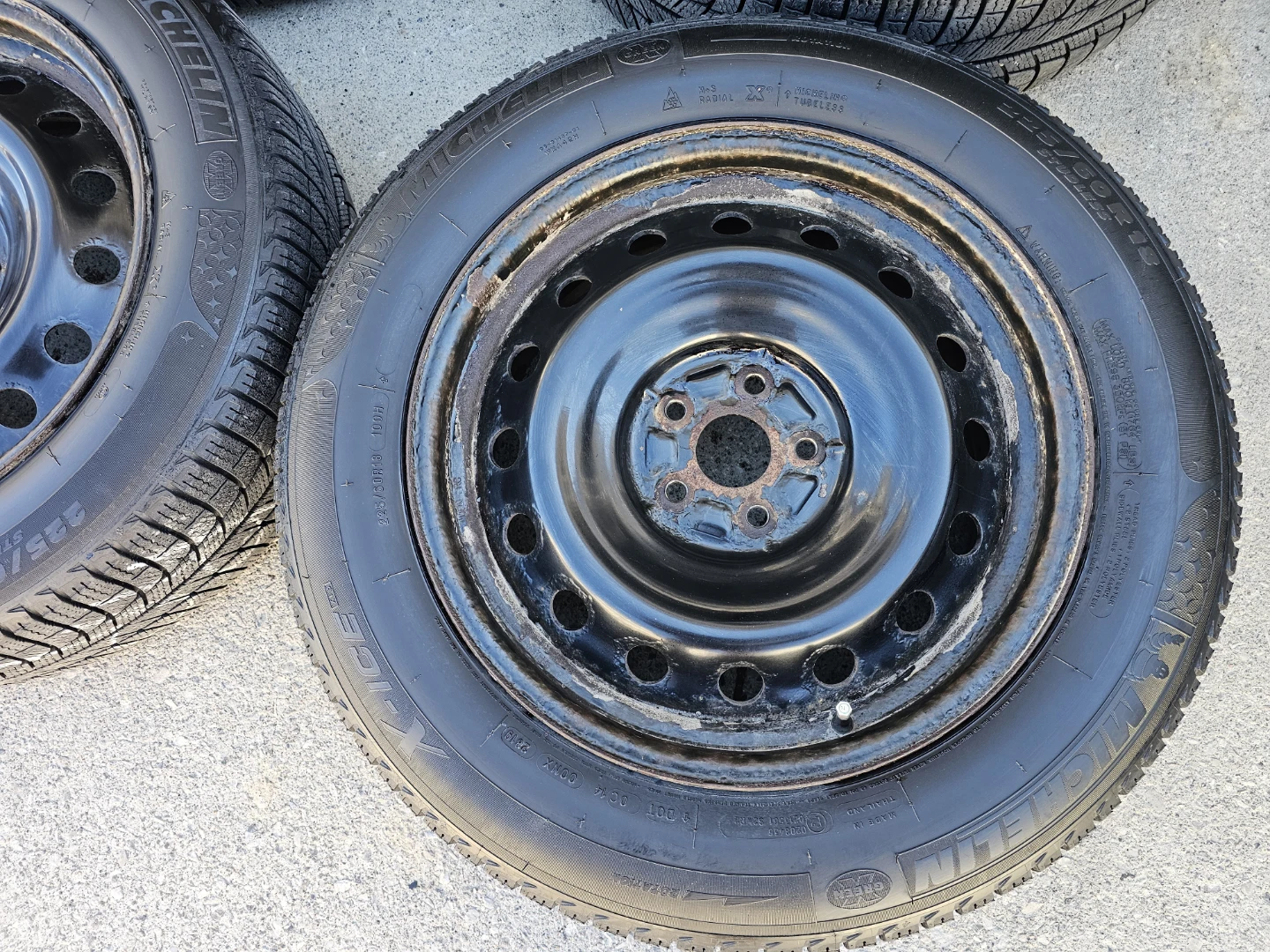 TOYOTA RAV4 WINTER TIRES ON STEEL RIMS 225/60 R18 - photo 4