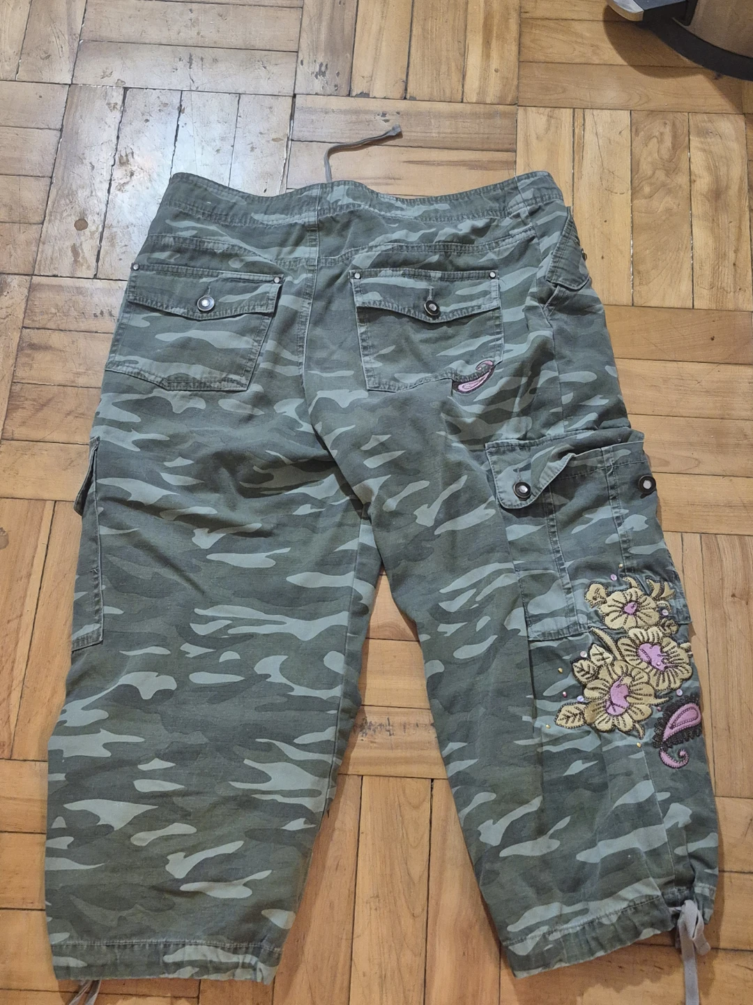Camouflage Cargo Capris Size 7 - photo 3