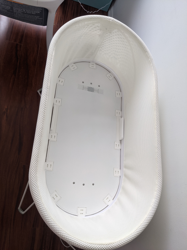 Happiest Baby Snoo Bassinet + 8 swaddles - photo 2
