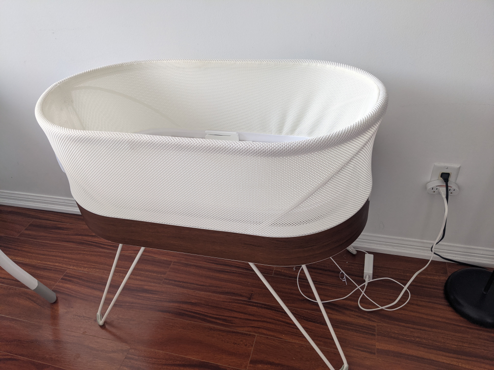 Happiest Baby Snoo Bassinet + 8 swaddles