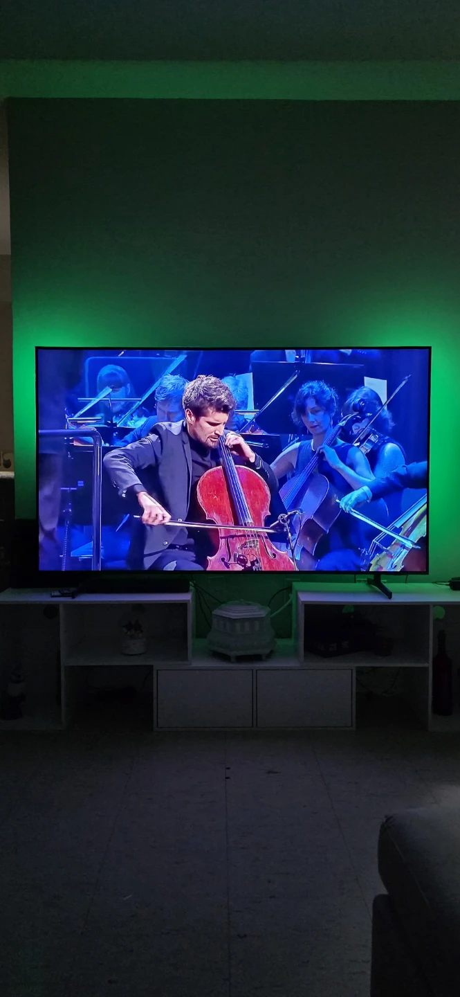 70" Samsung QLED 4K QE1 TV,  Ultimea Dolby Atmos Bar, Tv mount