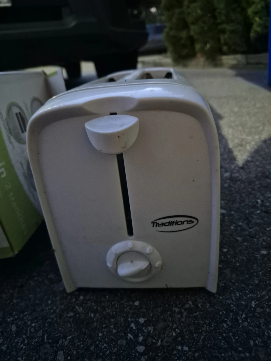 Traditions 2 Slice Toaster - photo 2