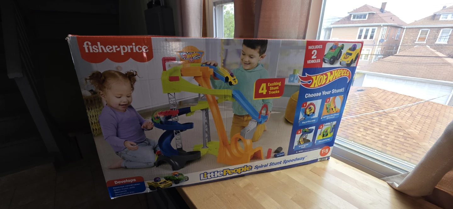 Fisher-Price Little People Hot Wheels Speedway Playset - photo 2
