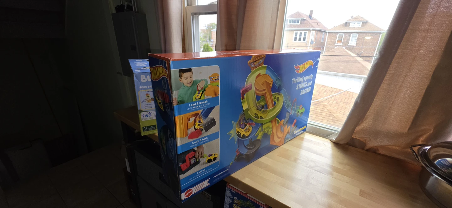 Fisher-Price Little People Hot Wheels Speedway Playset - photo 3