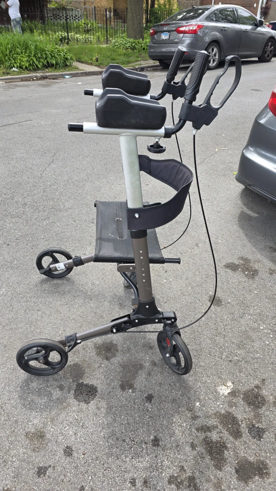 Walker with Seat - photo 2