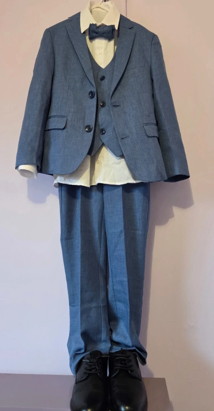 Boy's Blue Suit Size 8 Years + Shoes 👔 - photo 2