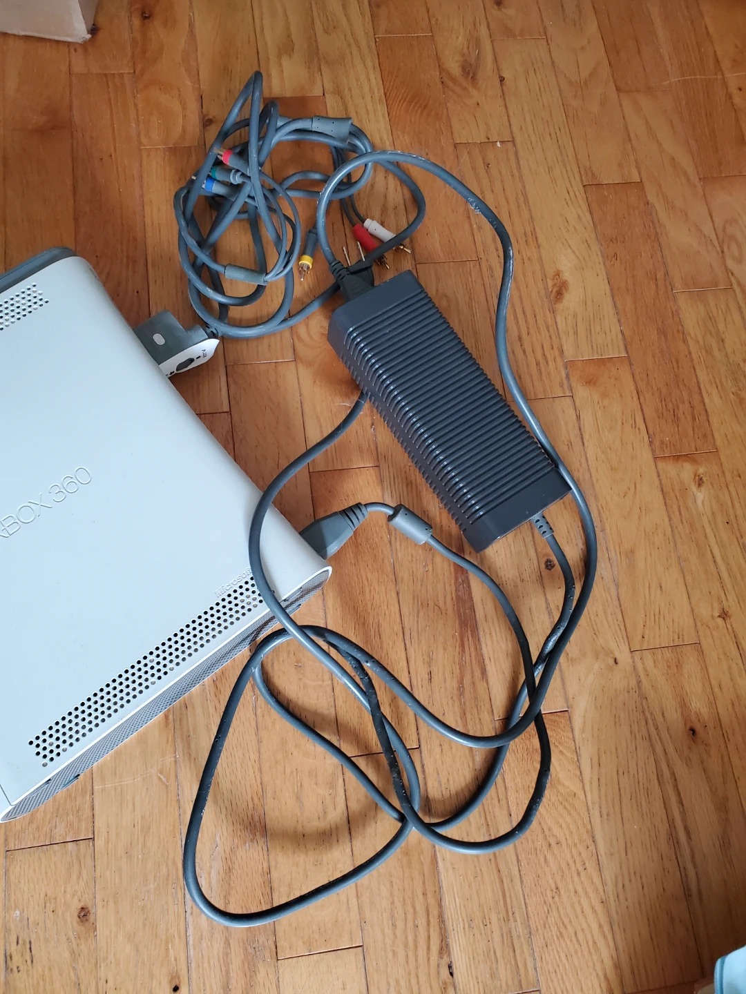 Xbox 360 Console with 3 Controllers - photo 2