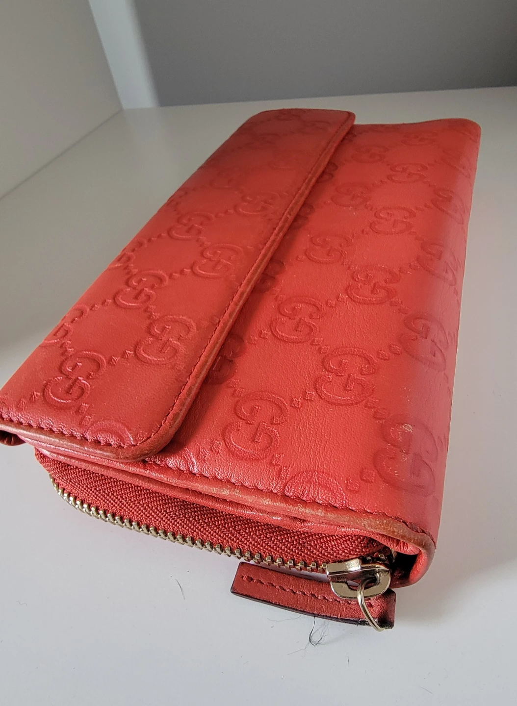 Authenic Gucci Embossed Leather Wallet - photo 4