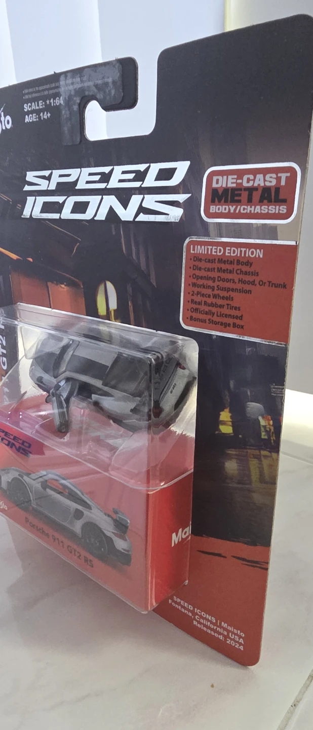 Porsche 911 GT2 RS 1:64 Die-Cast Car - photo 3
