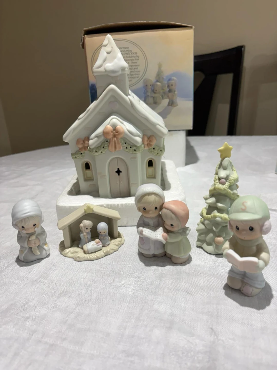 Enesco Sugar Town Chapel Nightlight - photo 3