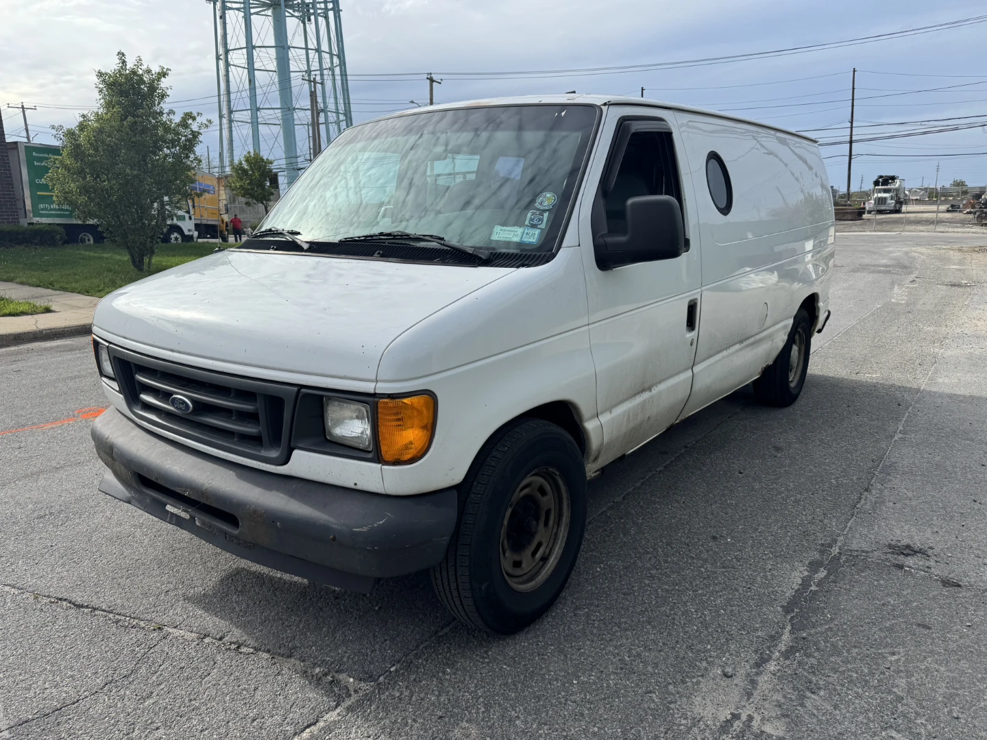 2004 White Ford E-150 Van